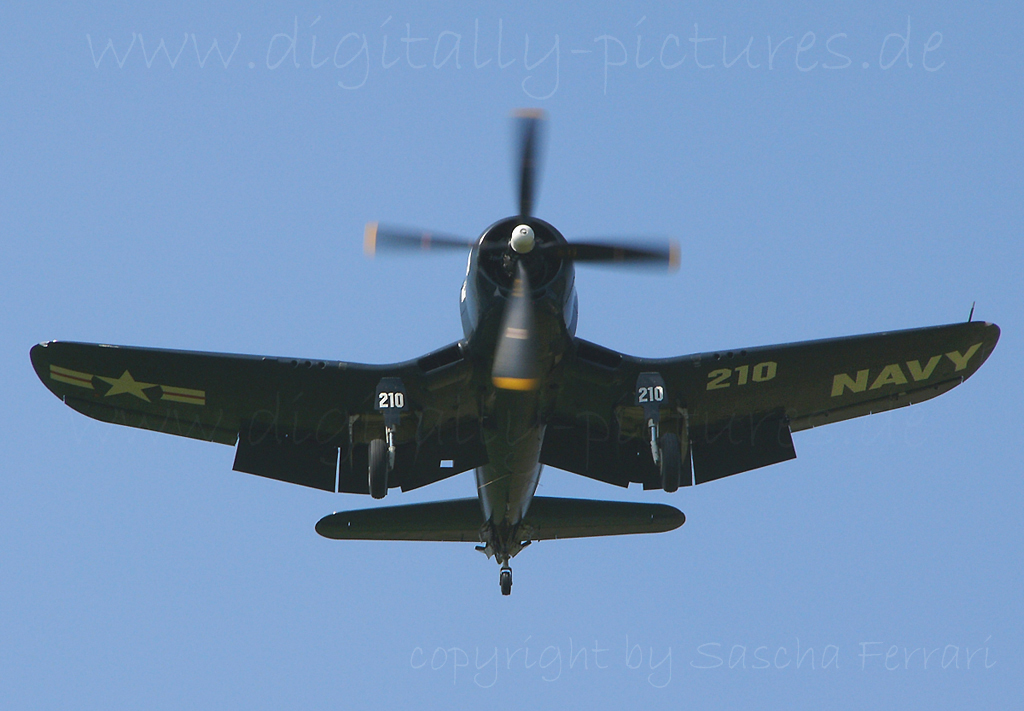 Corsair F4U