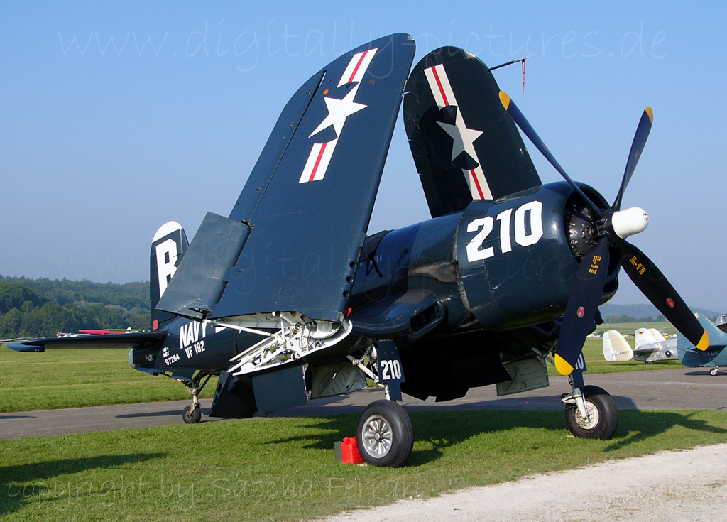Corsair F4U
